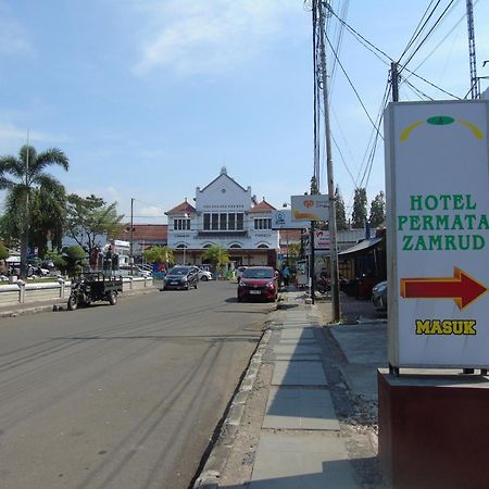 Hotel Permata Zamrud Cirebon Exterior photo