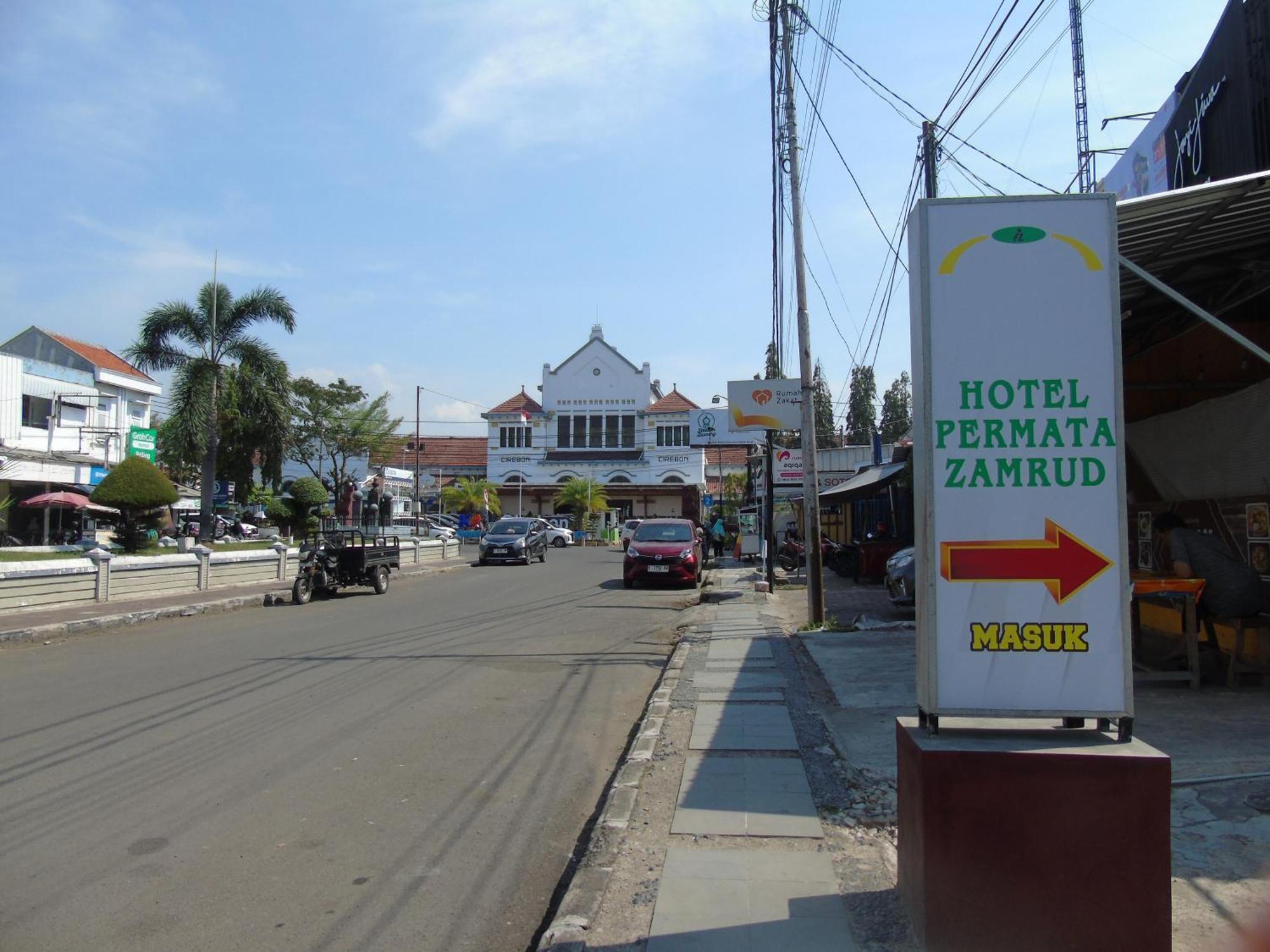 Hotel Permata Zamrud Cirebon Exterior photo